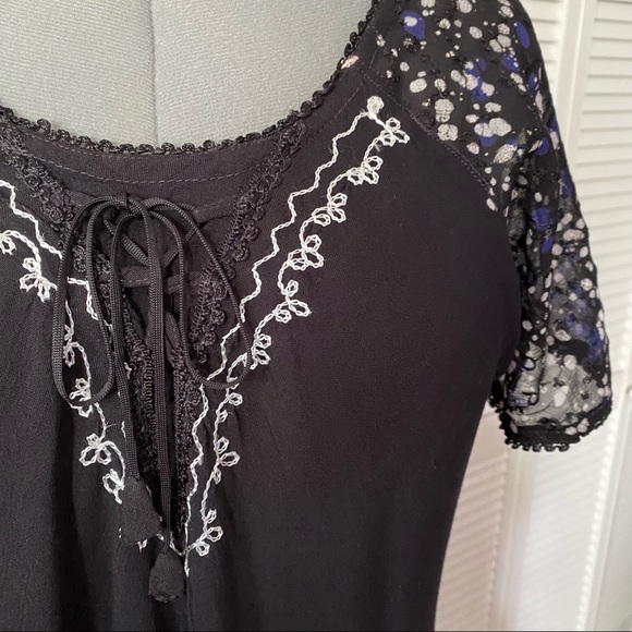 Boho border batik dye and embroidered top 1X - Picture 5 of 10